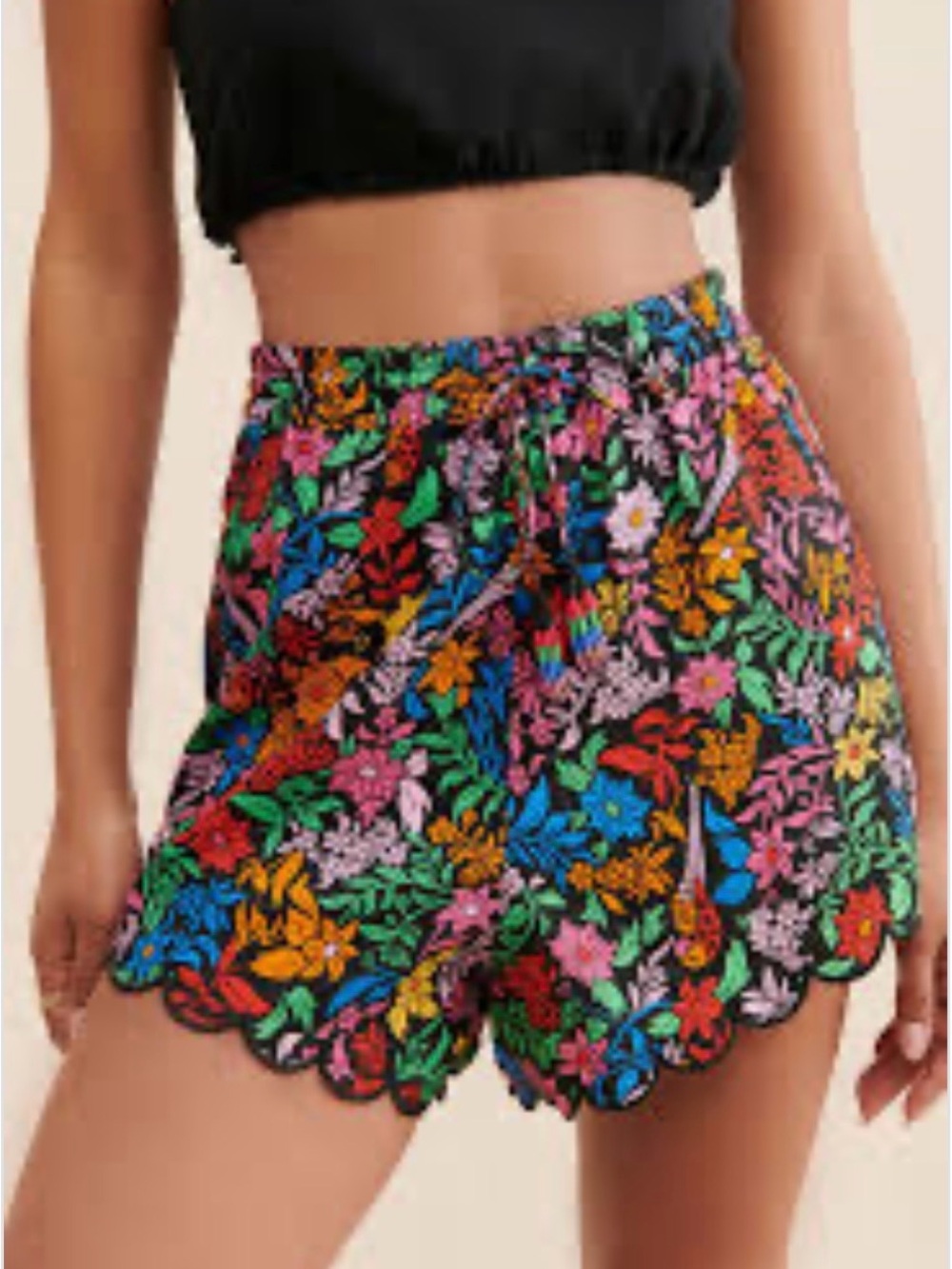FARM Rio Tropical Garden Floral Shorts | Scallop Hem Size Medium🌺
